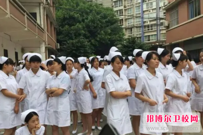 2023年重慶女生在護(hù)理學(xué)校學(xué)什么好